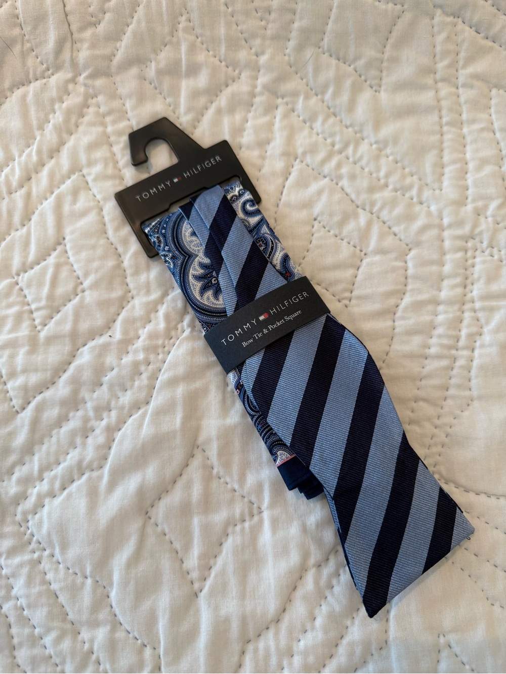 Tommy Hilfiger Silk Bow tie and pocket square
